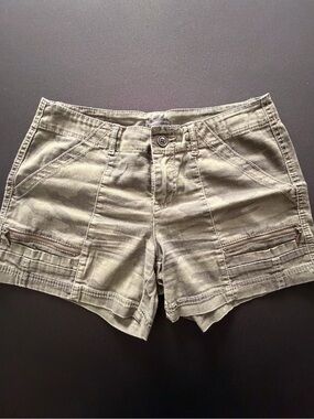 Womens Camo Cargo Utility Shorts with Zip Pockets